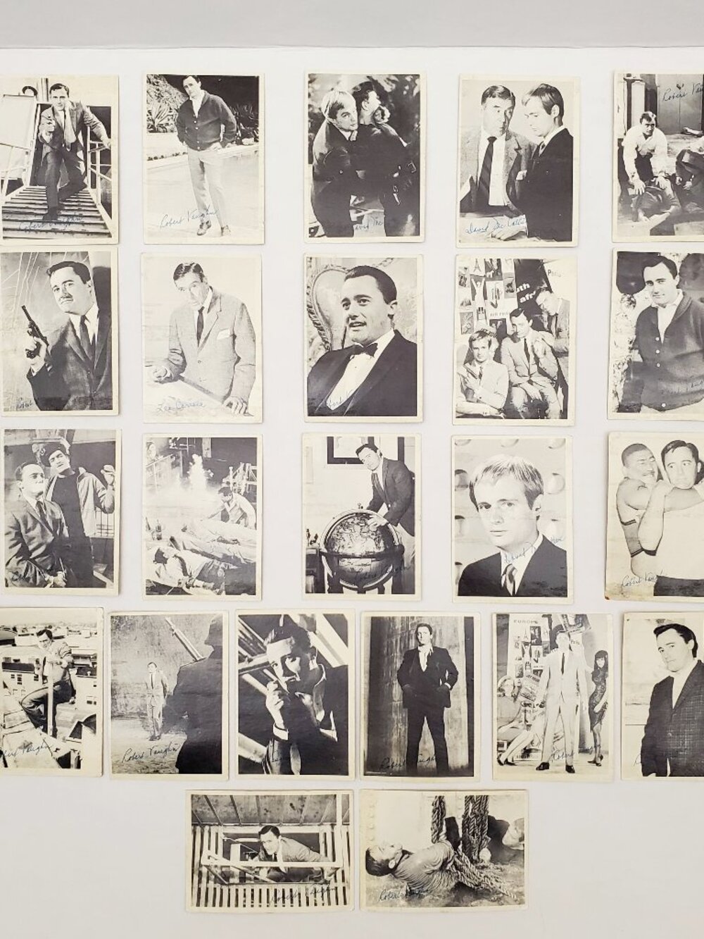 MAN FROM UNCLE TV Show 23 Vintage Trading Cards Lot 1965 TCG MGM Robert Vaughn
